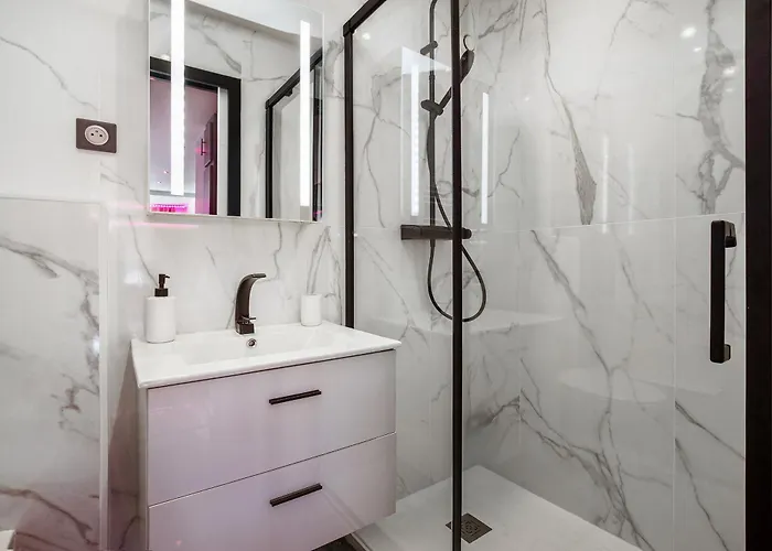 Village Naturiste R4n - Le Honi Port Nature Luxe * 아그